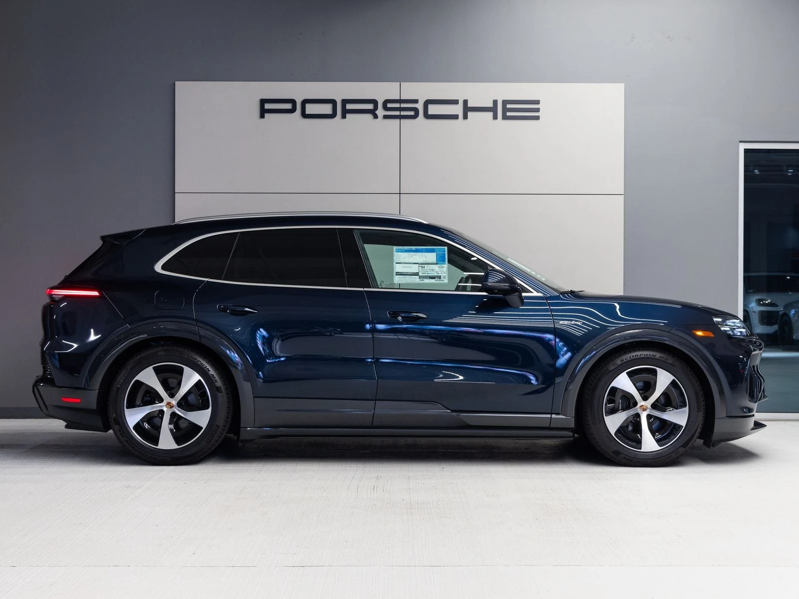 2026 Porsche Cayenne Electric (E4), 8/20