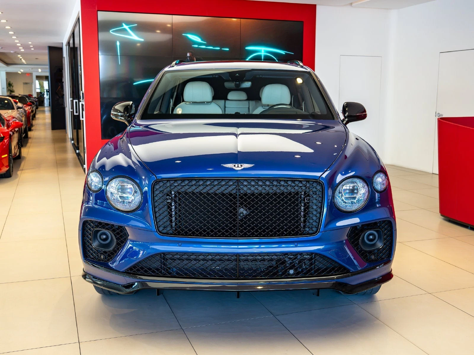 2022 Bentley Bentayga V8, 2/20