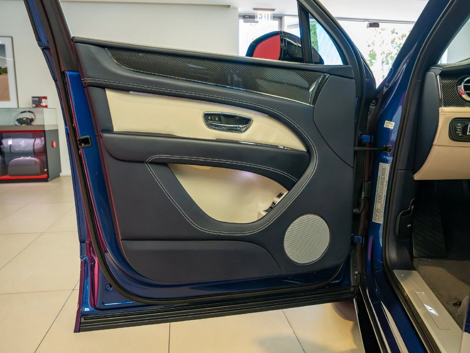 2022 Bentley Bentayga V8, 8/20