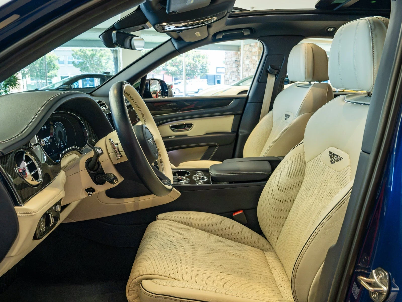 2022 Bentley Bentayga V8, 10/20