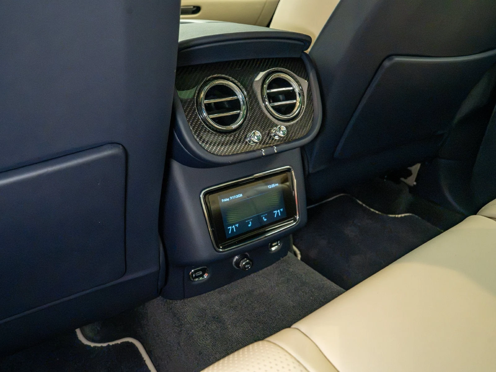 2022 Bentley Bentayga V8, 16/20