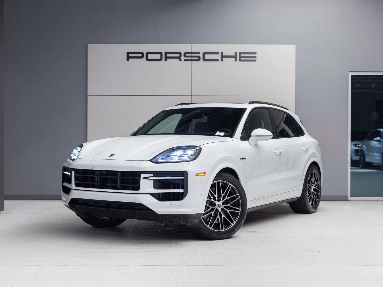 Porsche Cayenne S E-Hybrid (3rd Generation) · white · Indigo Auto Group