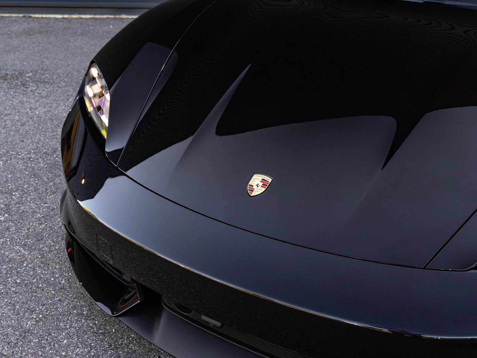 2026 Porsche Taycan Black Edition (2025 Update), 10/20