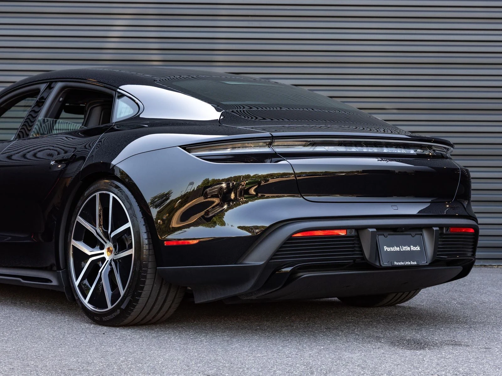2026 Porsche Taycan Black Edition (2025 Update), 11/20