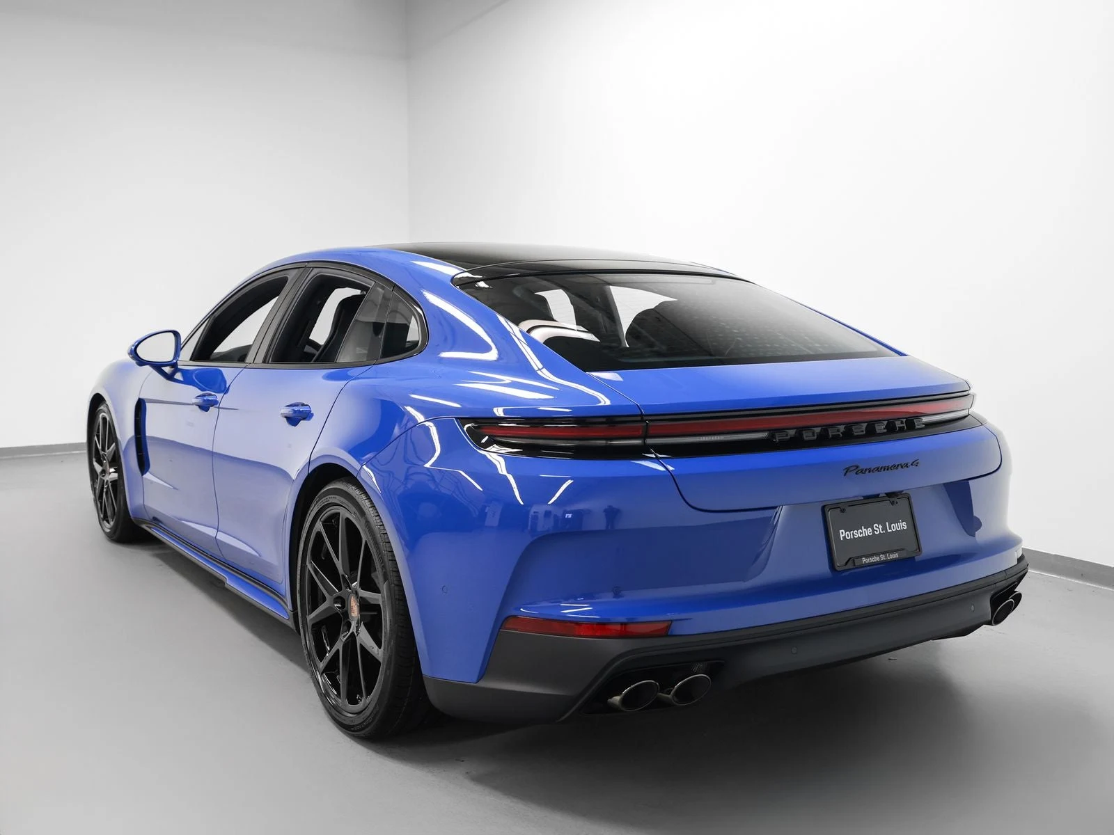 2026 Porsche Panamera 4 (976), 3/20
