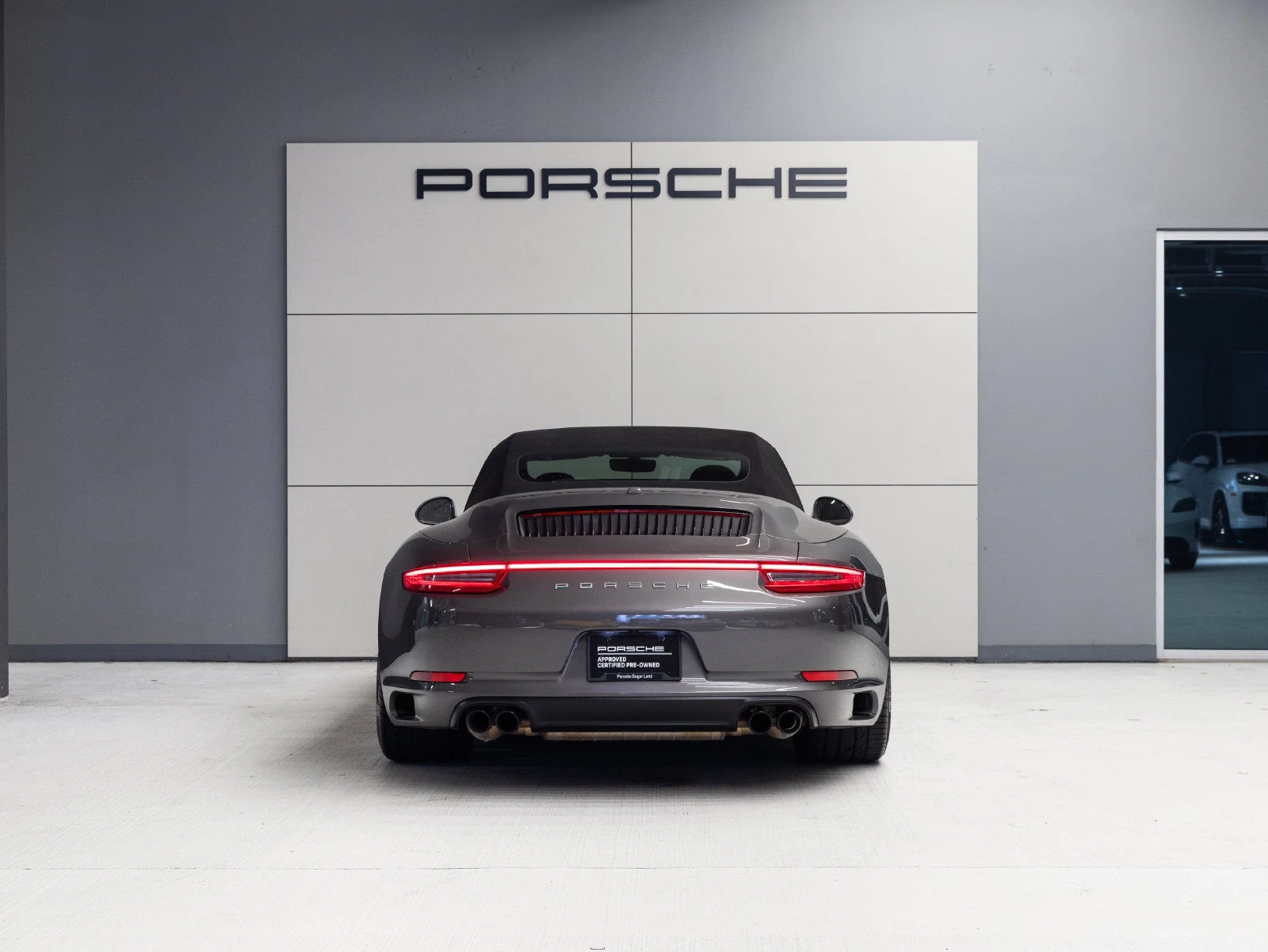 2017 Porsche 911 Carrera 4S Cabriolet (991.2), 6/20