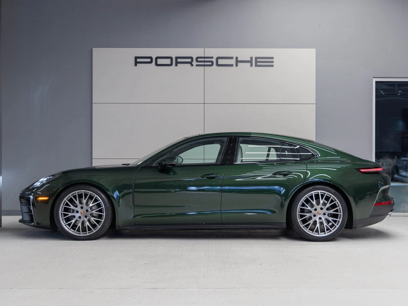 2026 Porsche Panamera (976), 2/20