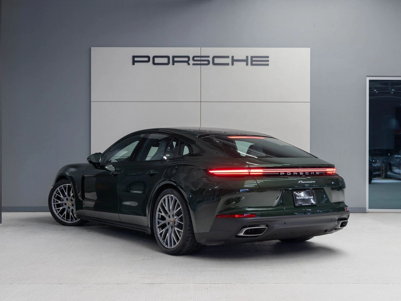2026 Porsche Panamera (976), 3/20