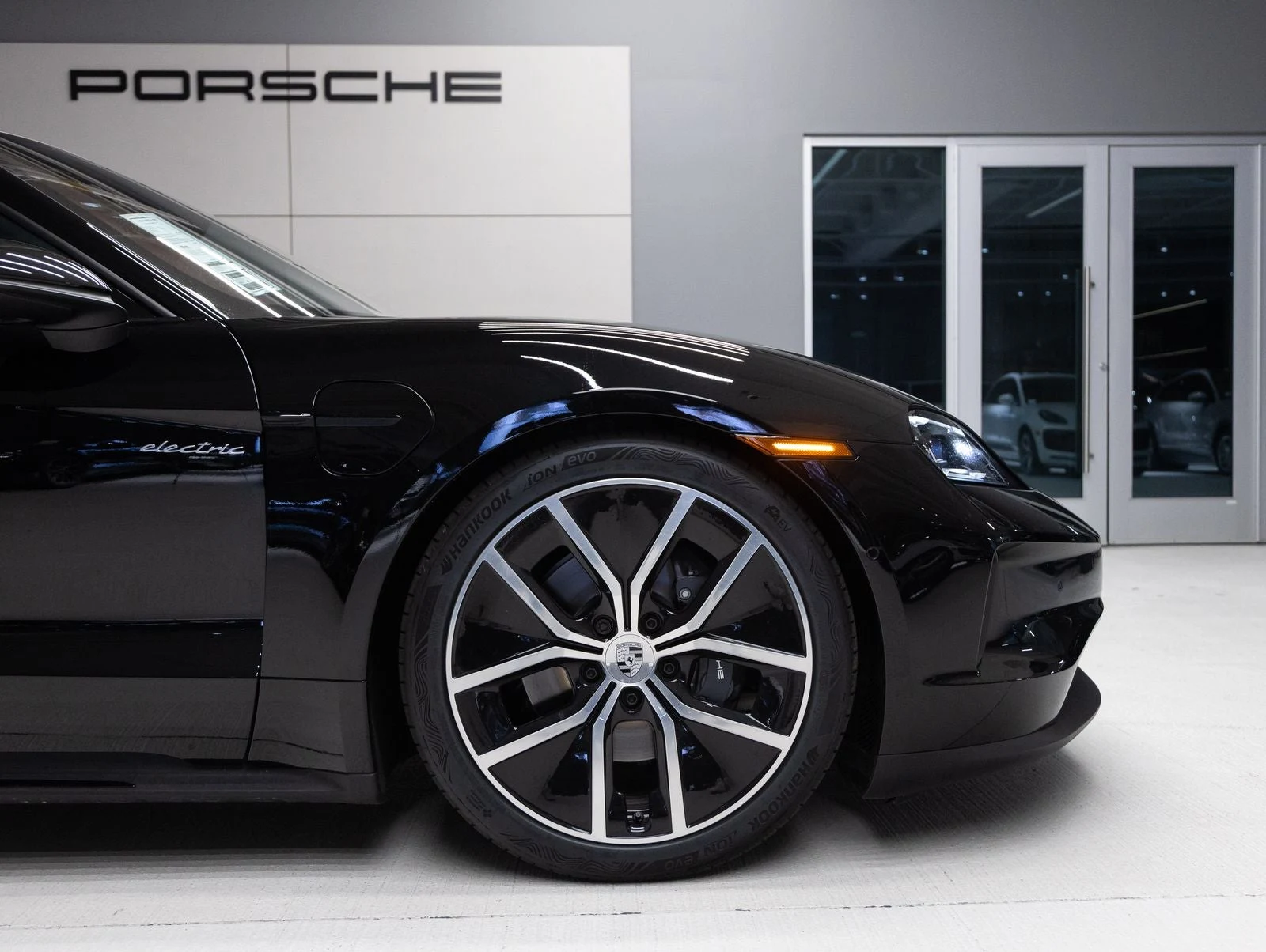 2026 Porsche Taycan Sedan (2025 Update), 11/20