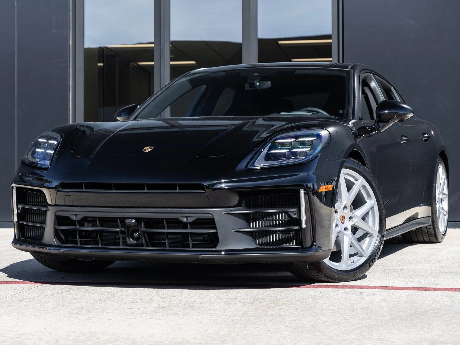 Porsche Panamera 4 (976) · black · Indigo Auto Group