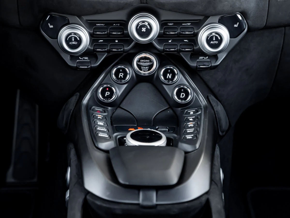 2021 Aston Martin Vantage Coupé (2018), 19/20