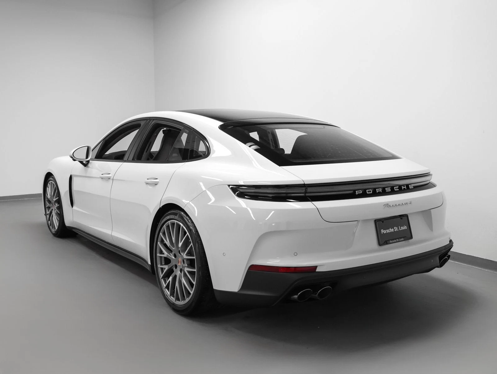 2026 Porsche Panamera 4 (976), 3/20