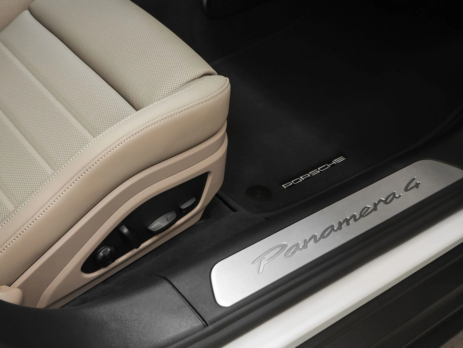 2026 Porsche Panamera 4 (976), 20/20