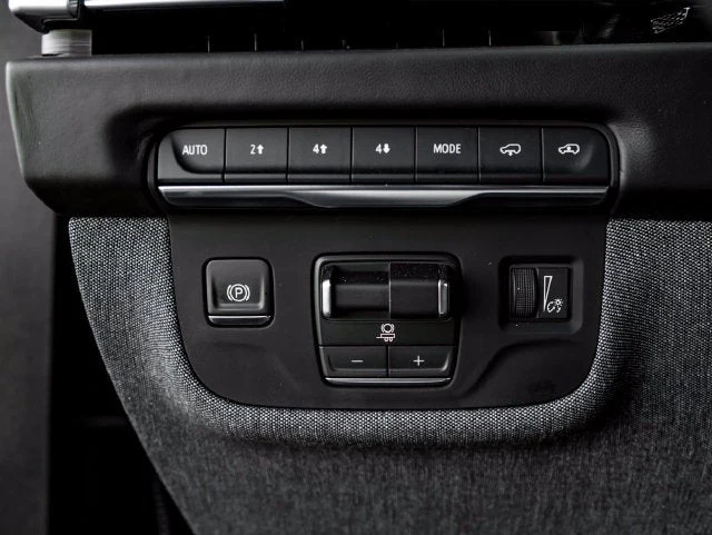 2026 Cadillac Escalade ESV Platinum Edition (5th Generation), 18/20