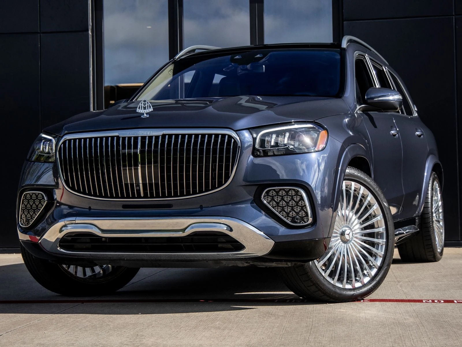 Mercedes-Benz Mercedes-Maybach GLS 600 4MATIC (X167) · Twilight Blue Metallic · Indigo Auto Group