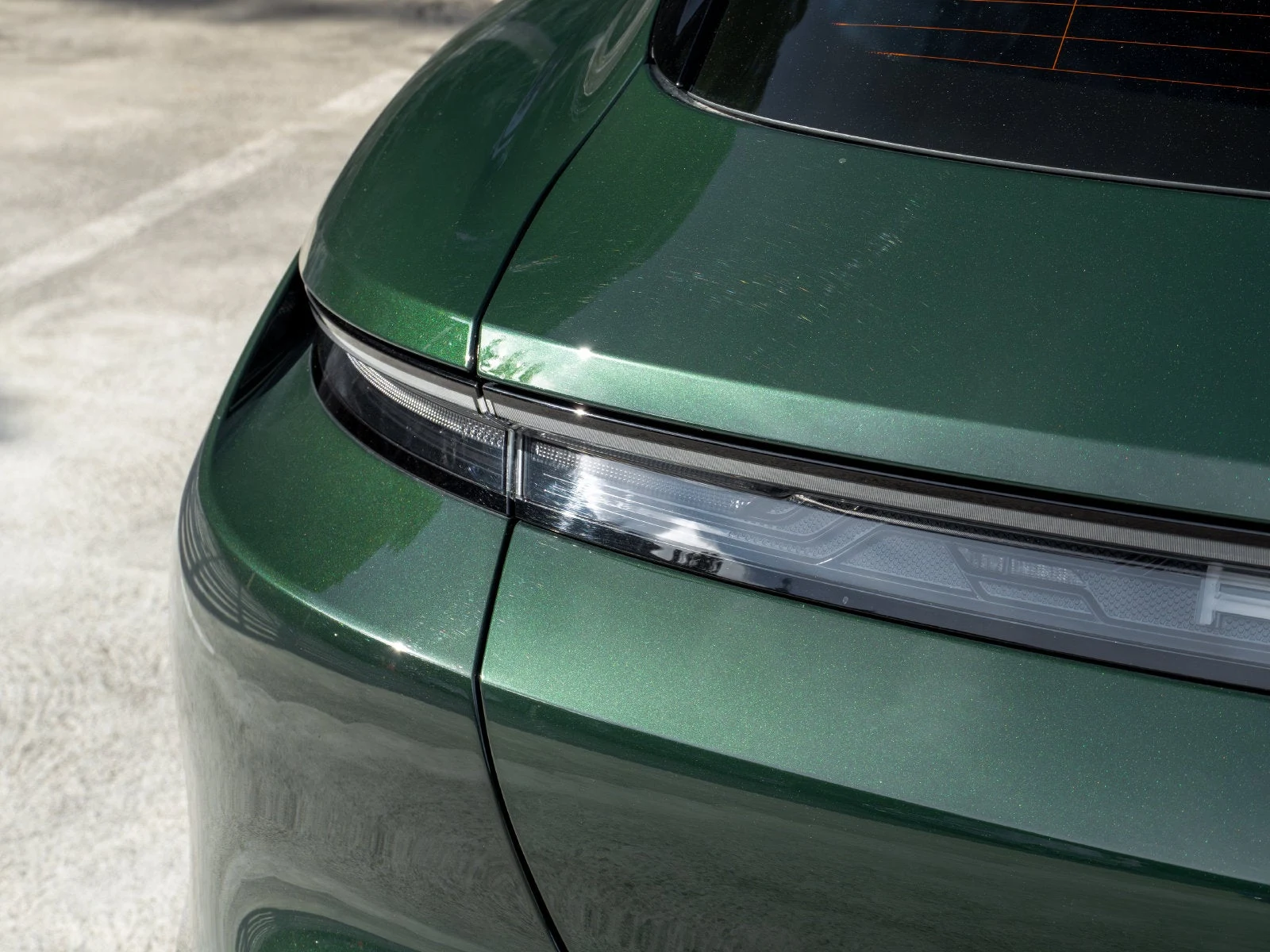 2025 Porsche Taycan 4S Cross Turismo (2025 Update), 18/20
