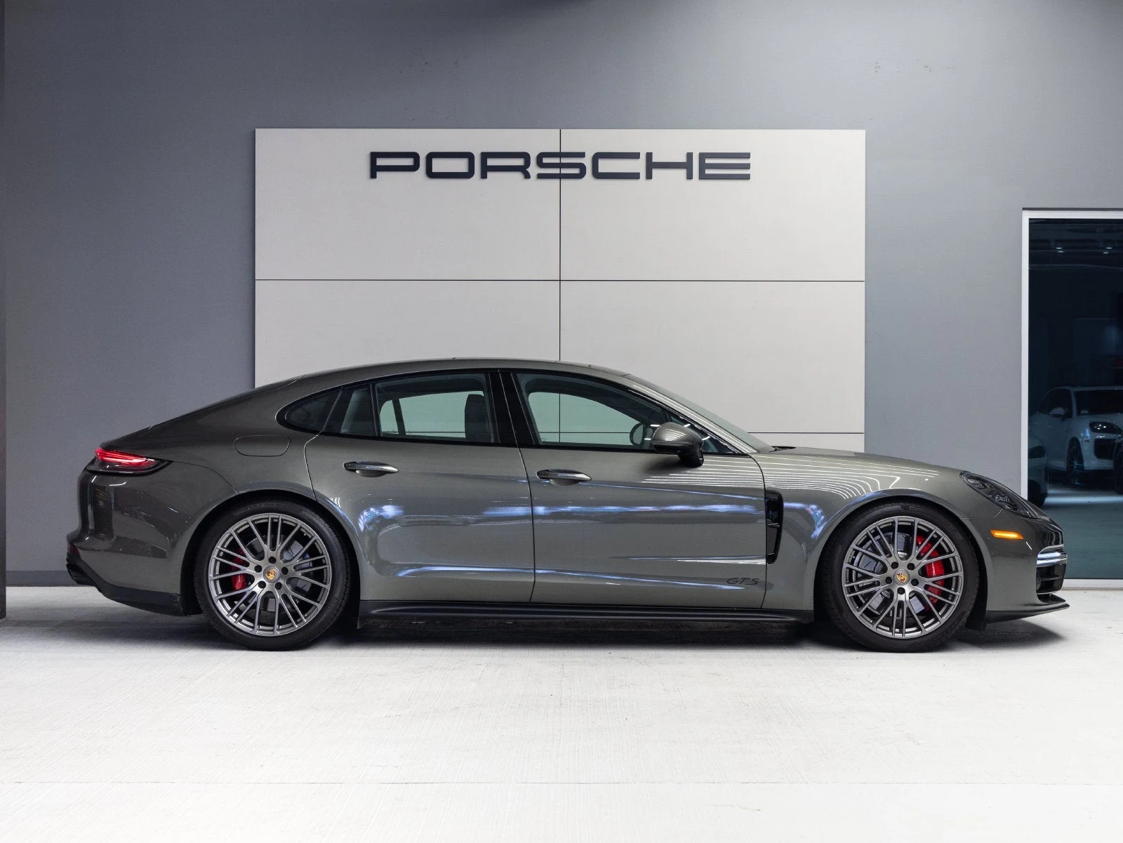 2023 Porsche Panamera GTS (971), 8/20