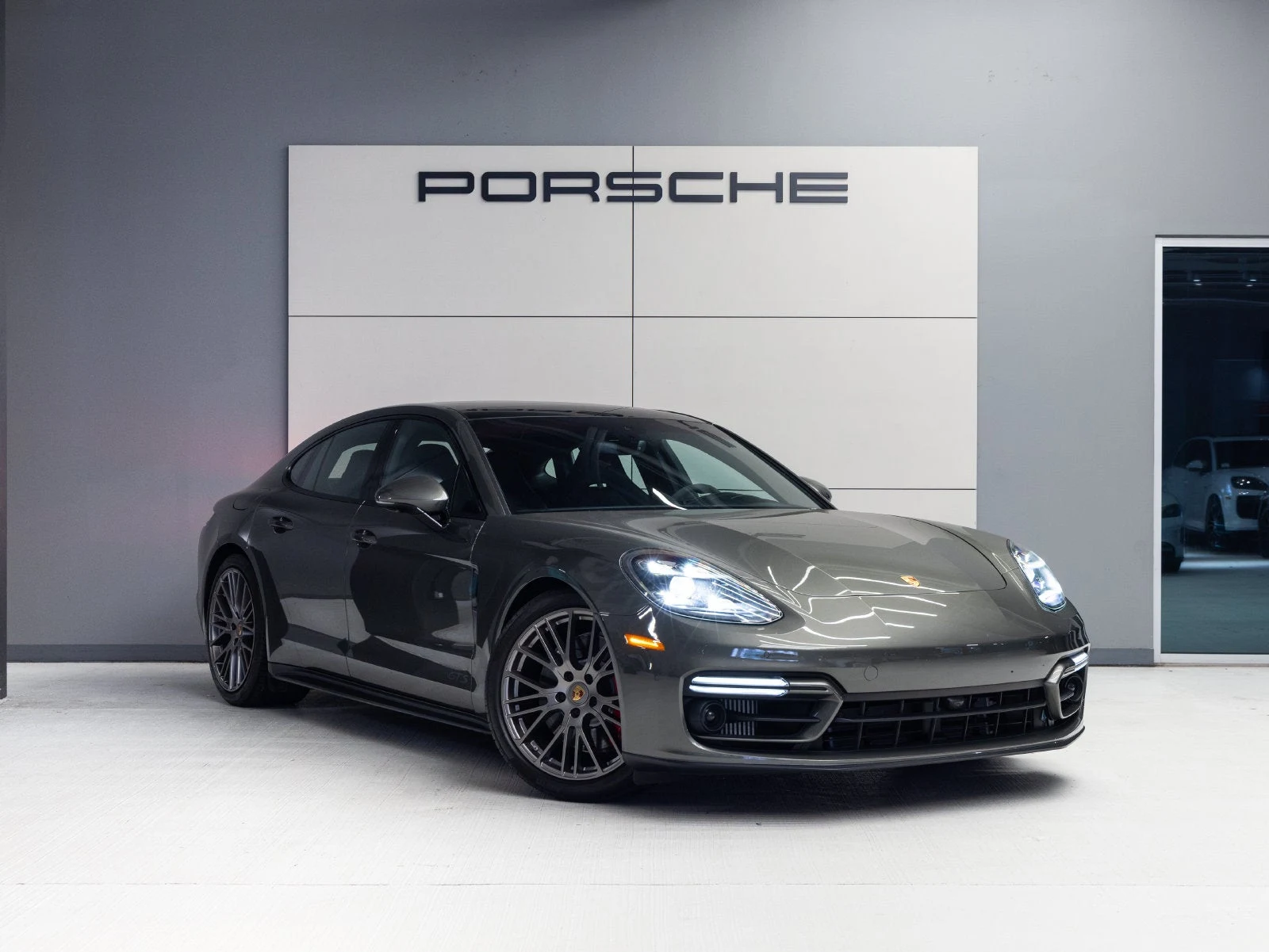 2023 Porsche Panamera GTS (971), 9/20