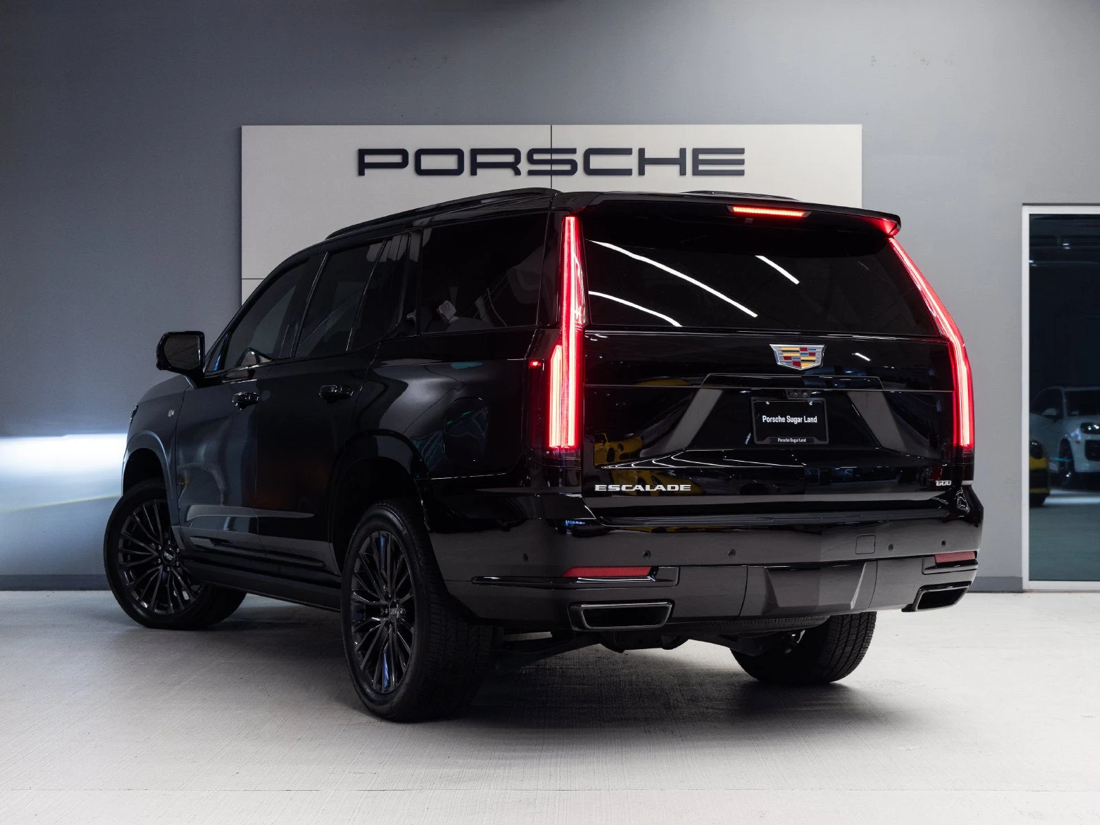 2026 Cadillac Escalade Platinum Sport (5th Generation), 3/20