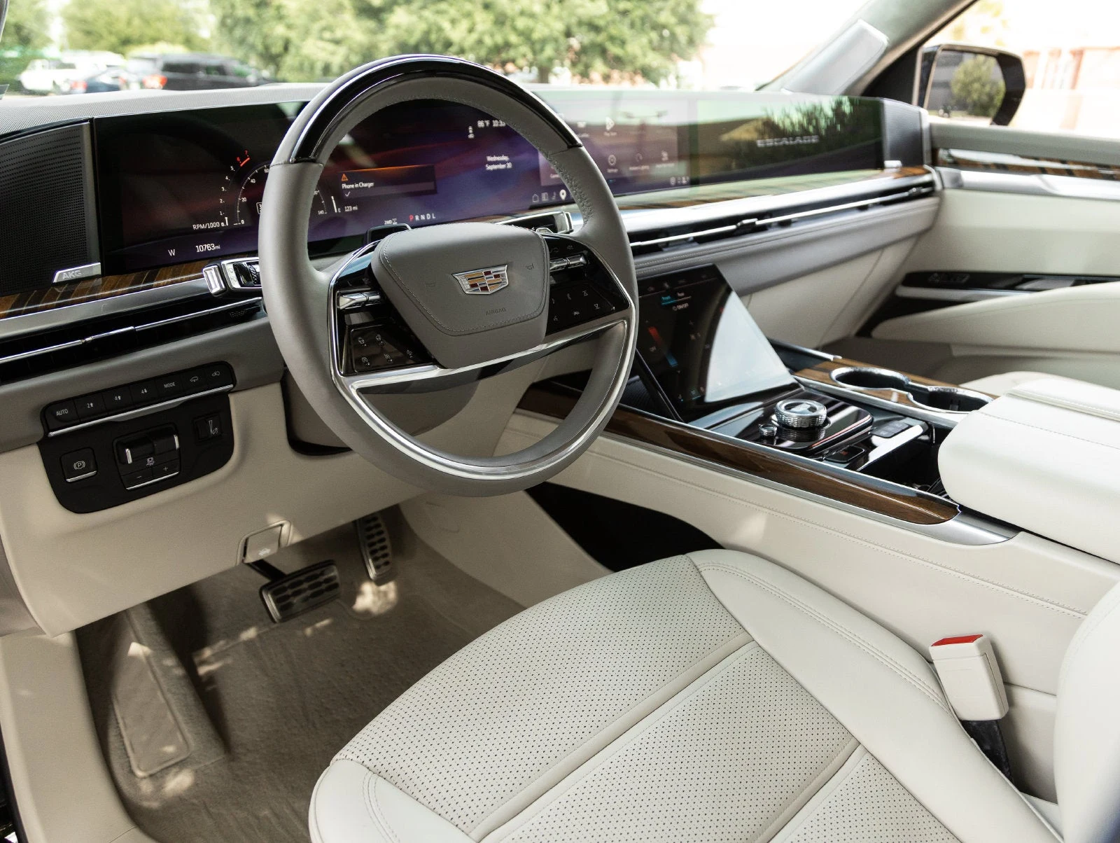 2026 Cadillac Escalade Platinum Sport (5th Generation), 4/20