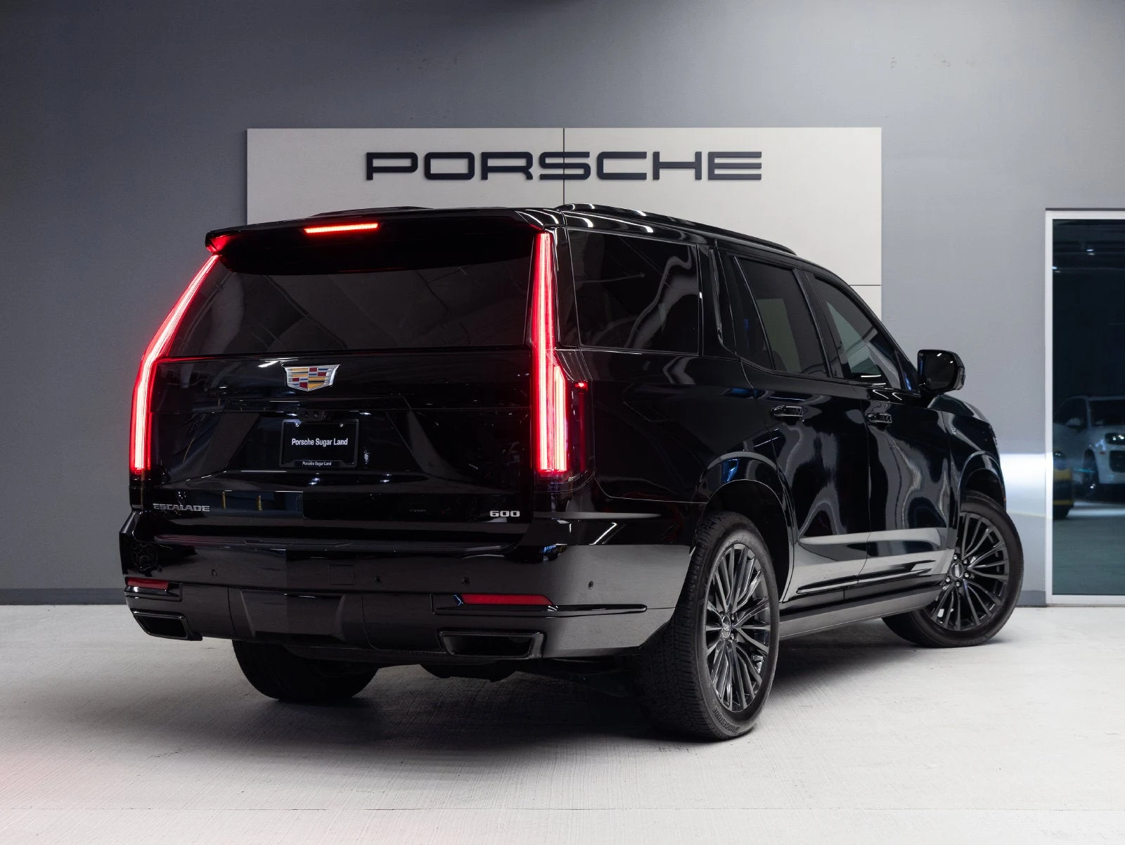 2026 Cadillac Escalade Platinum Sport (5th Generation), 7/20
