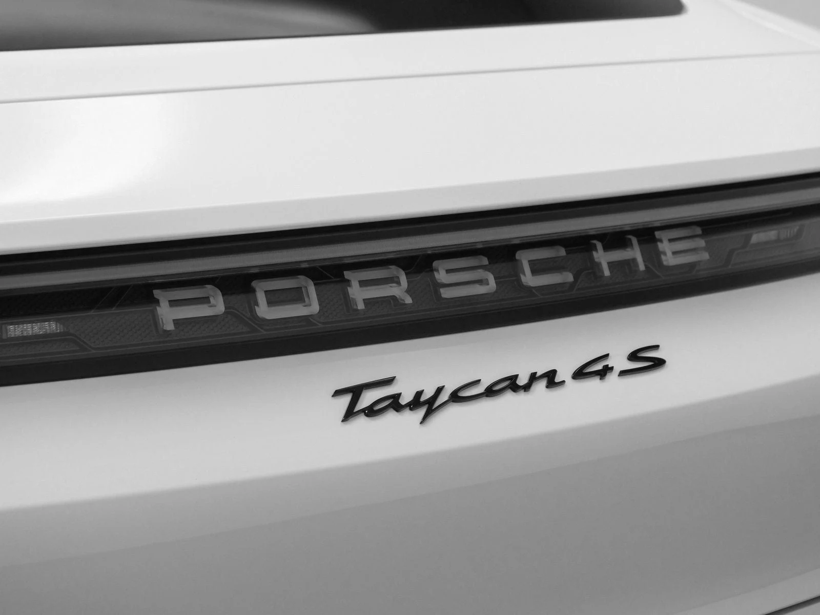 2025 Porsche Taycan 4S (2025 Update), 18/20