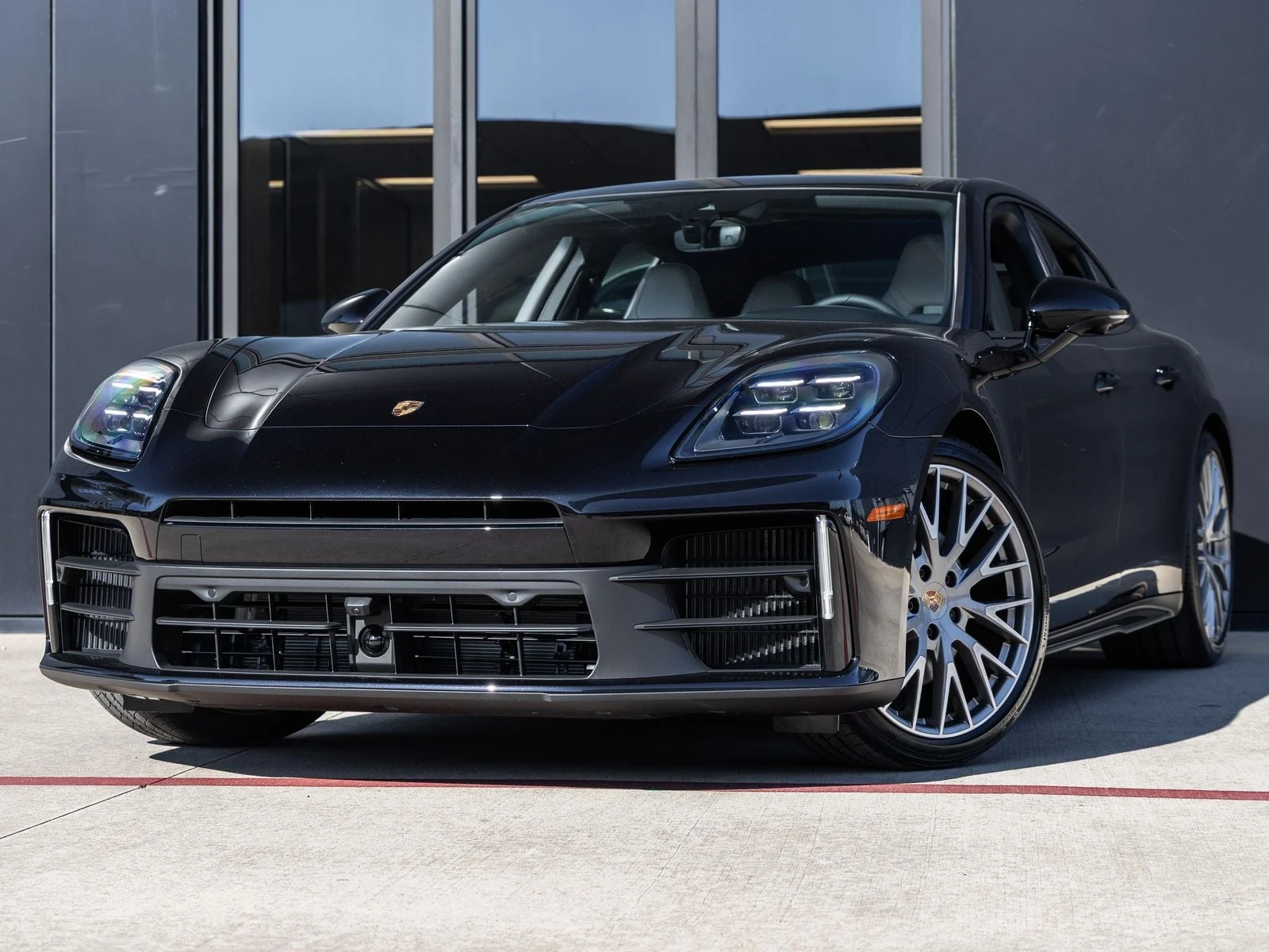 Porsche Panamera 4 (976) · Jet Black Metallic · Indigo Auto Group