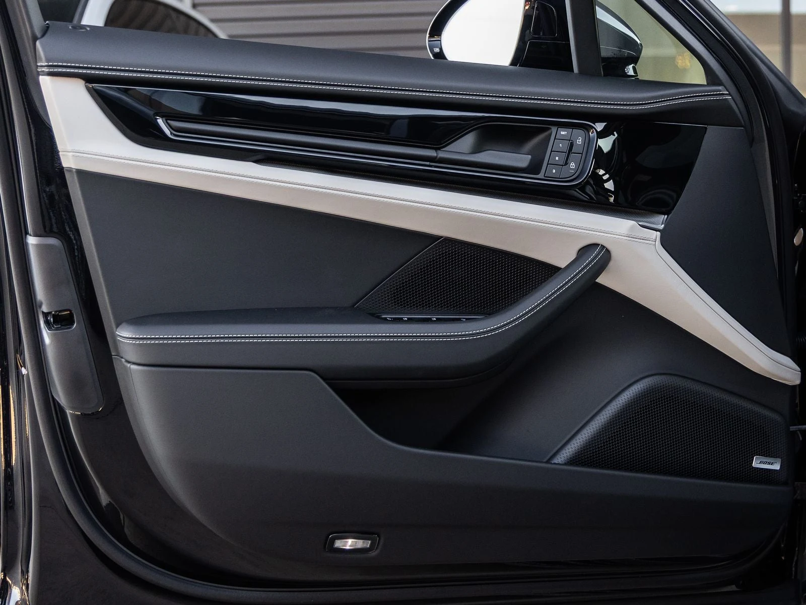 2026 Porsche Panamera 4 (976), 19/20