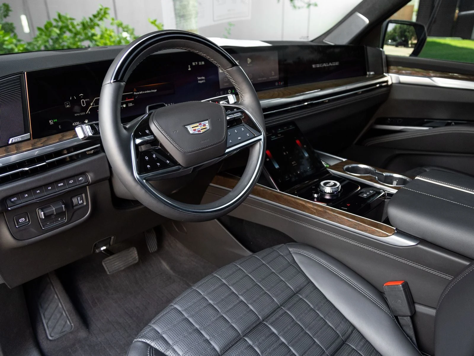 2026 Cadillac Escalade Platinum Sport (5th Generation), 4/20