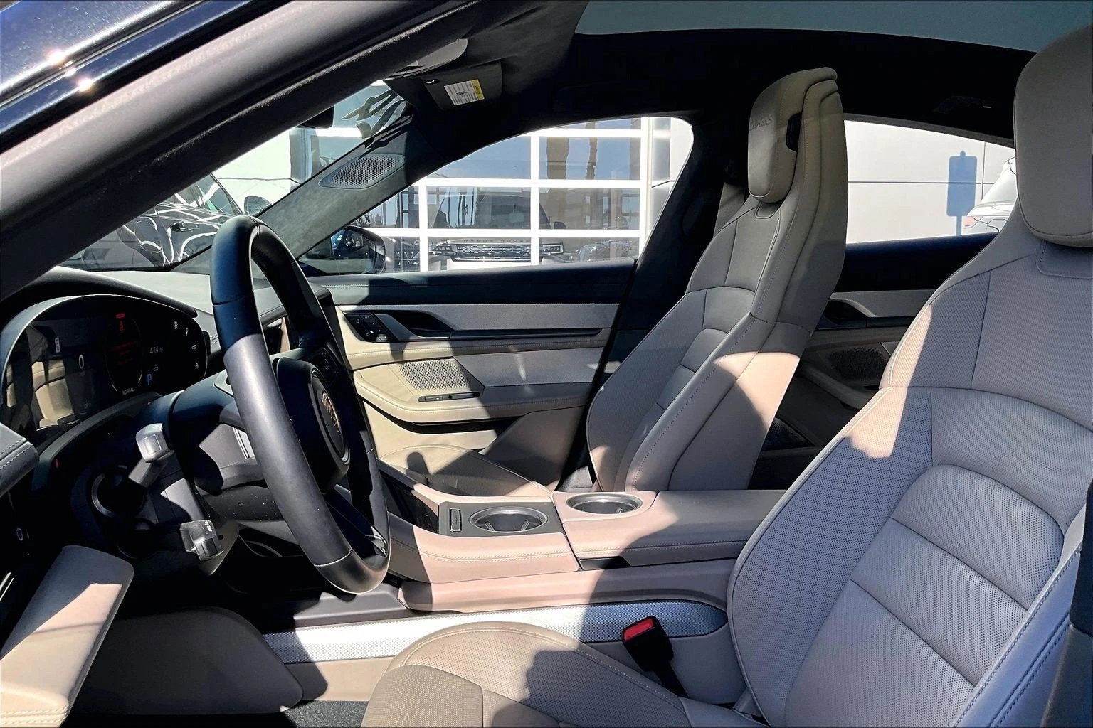 2024 Porsche Taycan Turbo S (Original Version), 2/2