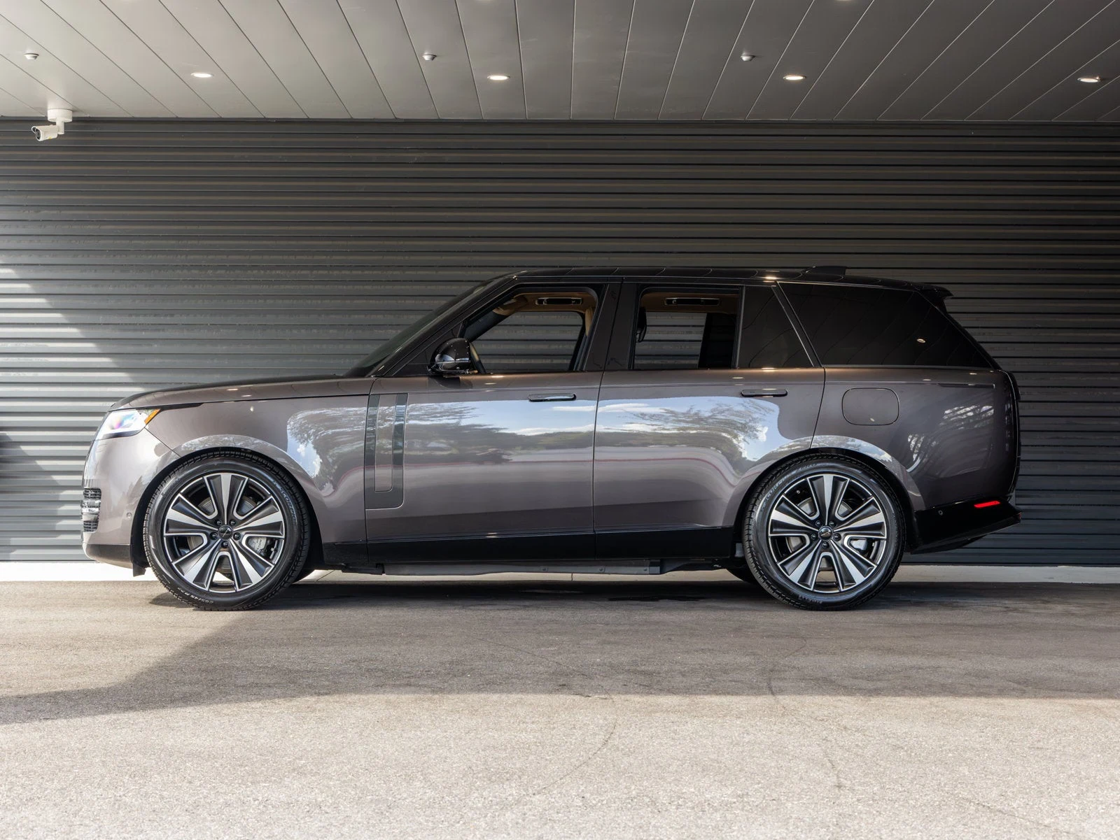 2026 Land Rover Range Rover SE Plug-in Hybrid (L460), 2/20