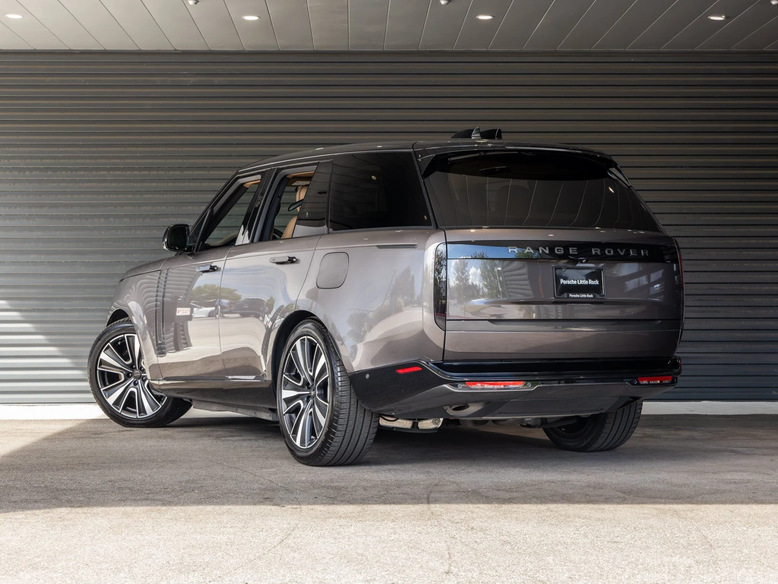 2026 Land Rover Range Rover SE Plug-in Hybrid (L460), 3/20