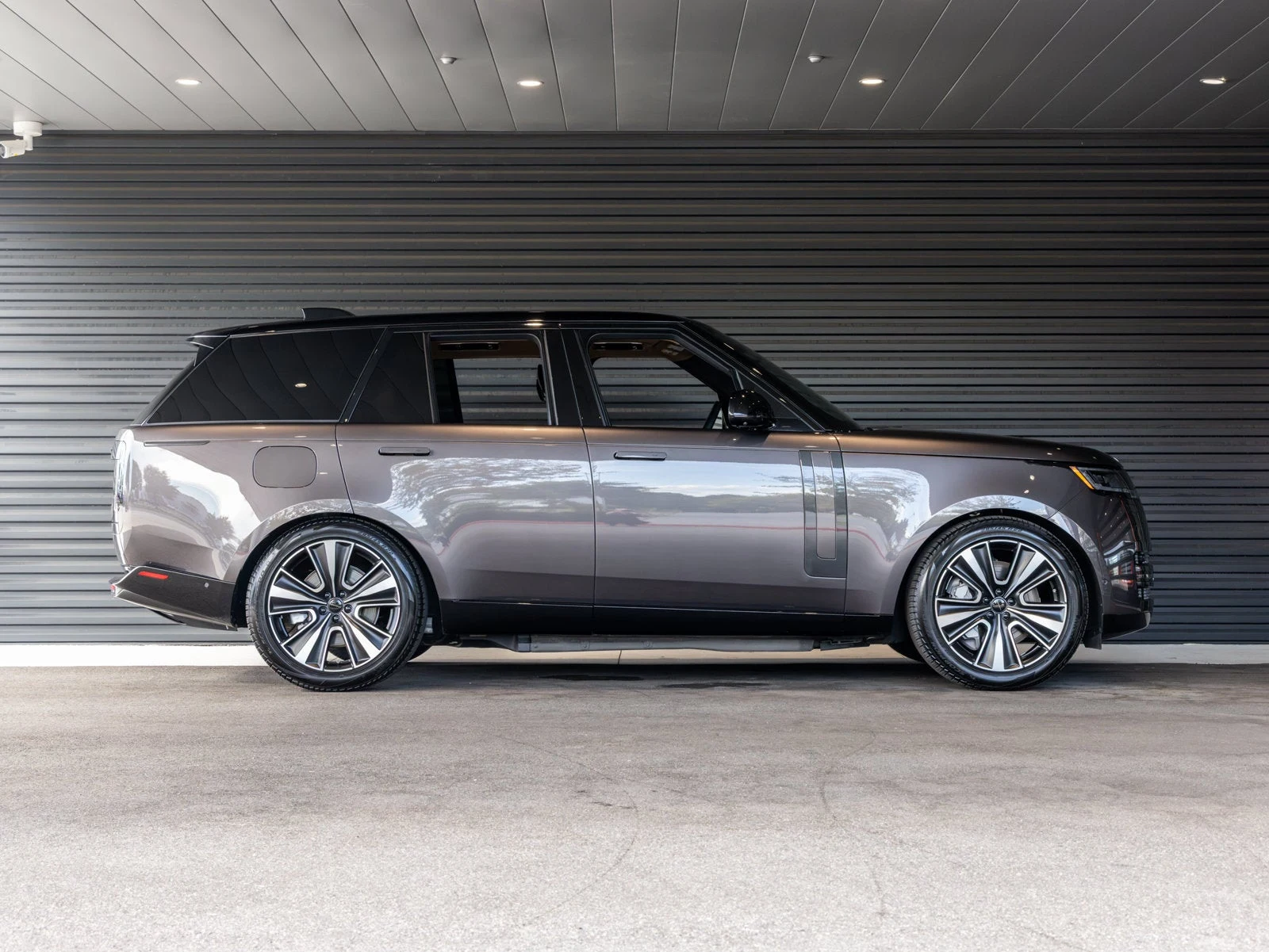 2026 Land Rover Range Rover SE Plug-in Hybrid (L460), 8/20
