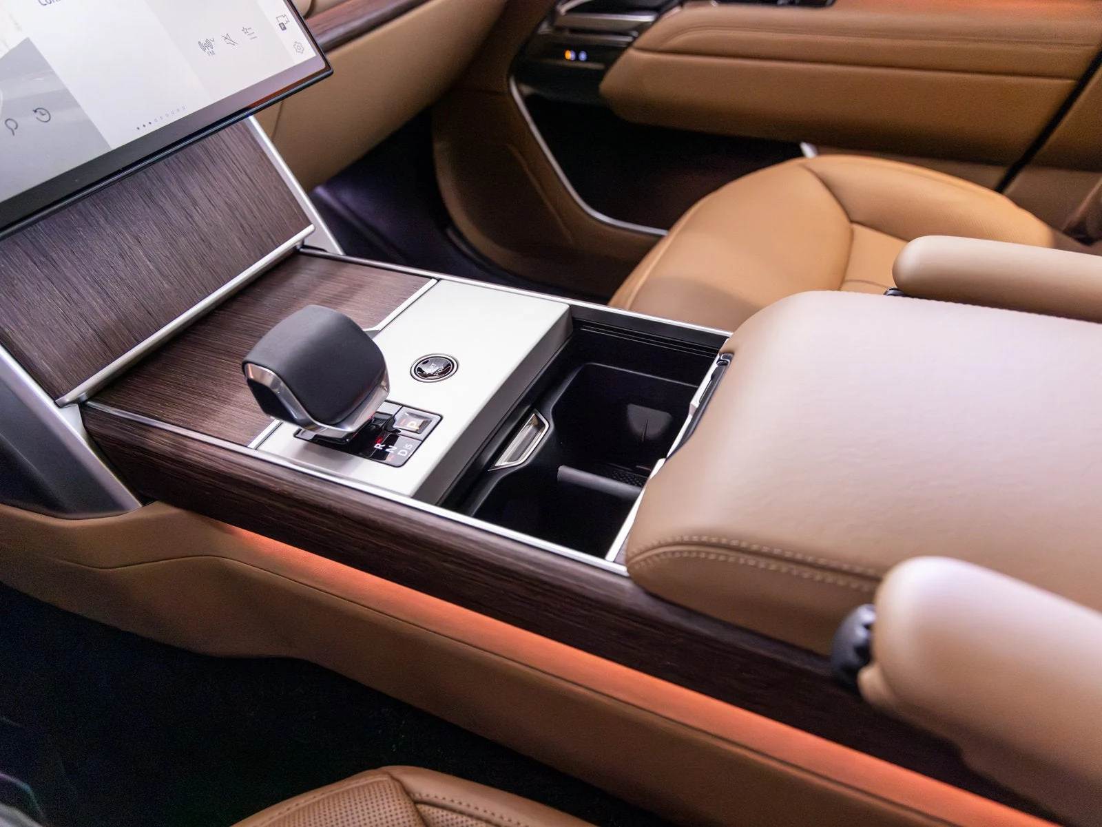 2026 Land Rover Range Rover SE Plug-in Hybrid (L460), 17/20