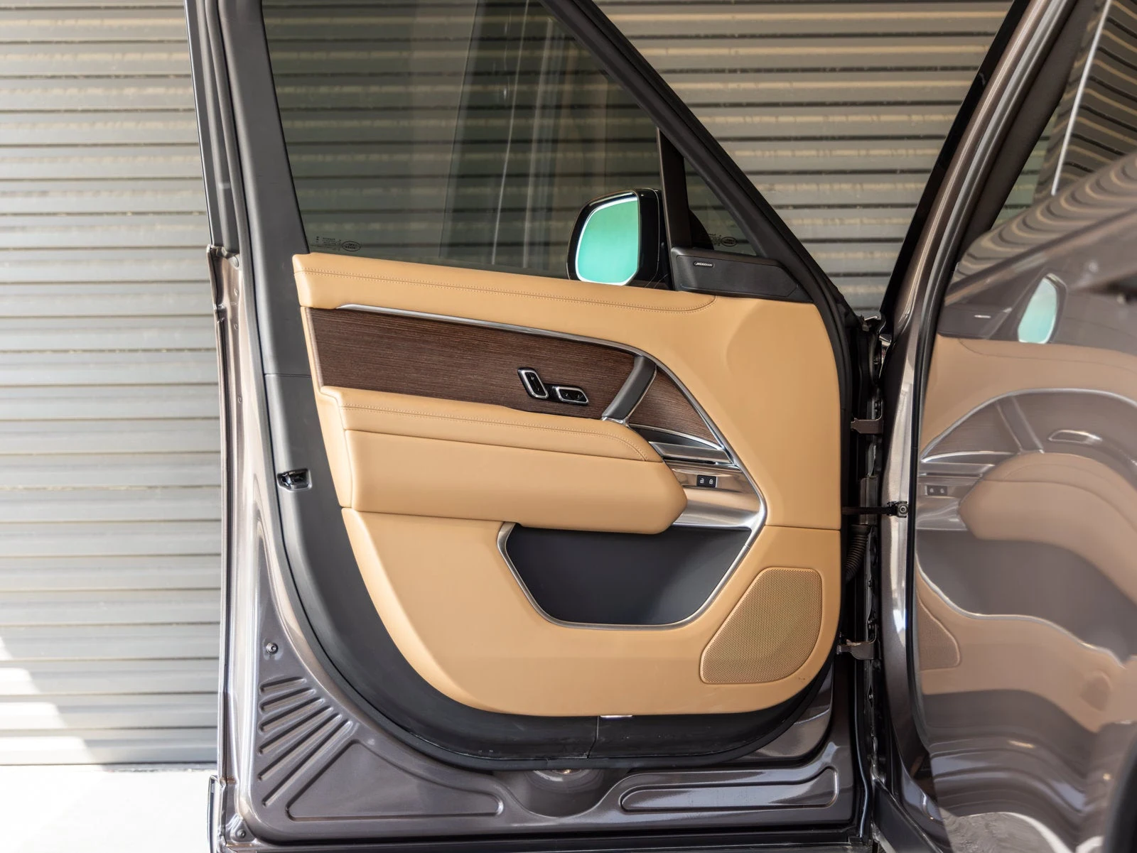 2026 Land Rover Range Rover SE Plug-in Hybrid (L460), 19/20