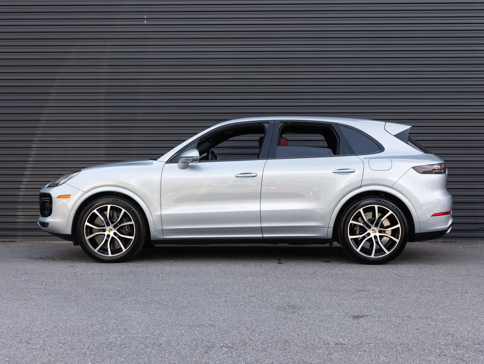 2023 Porsche Cayenne Turbo S E-Hybrid (3rd Generation), 2/20