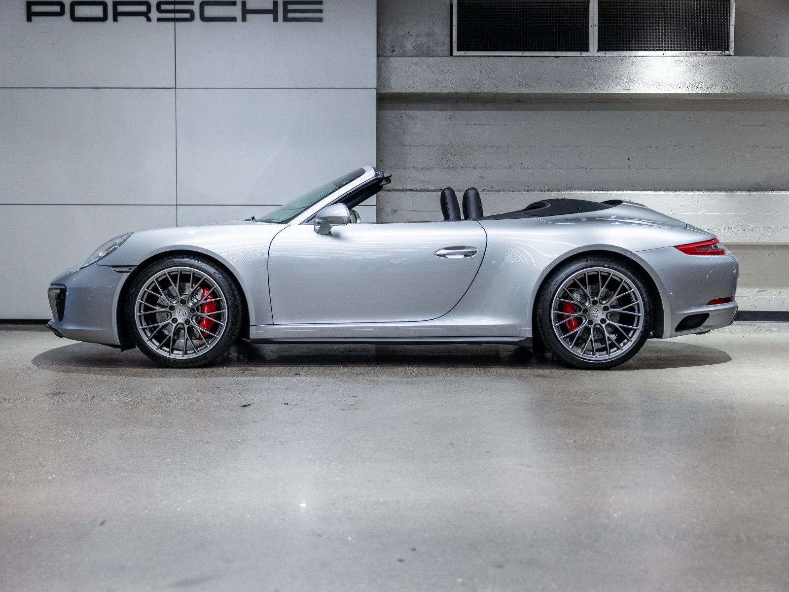 2017 Porsche 911 Carrera 4S Cabriolet (991.2), 2/20