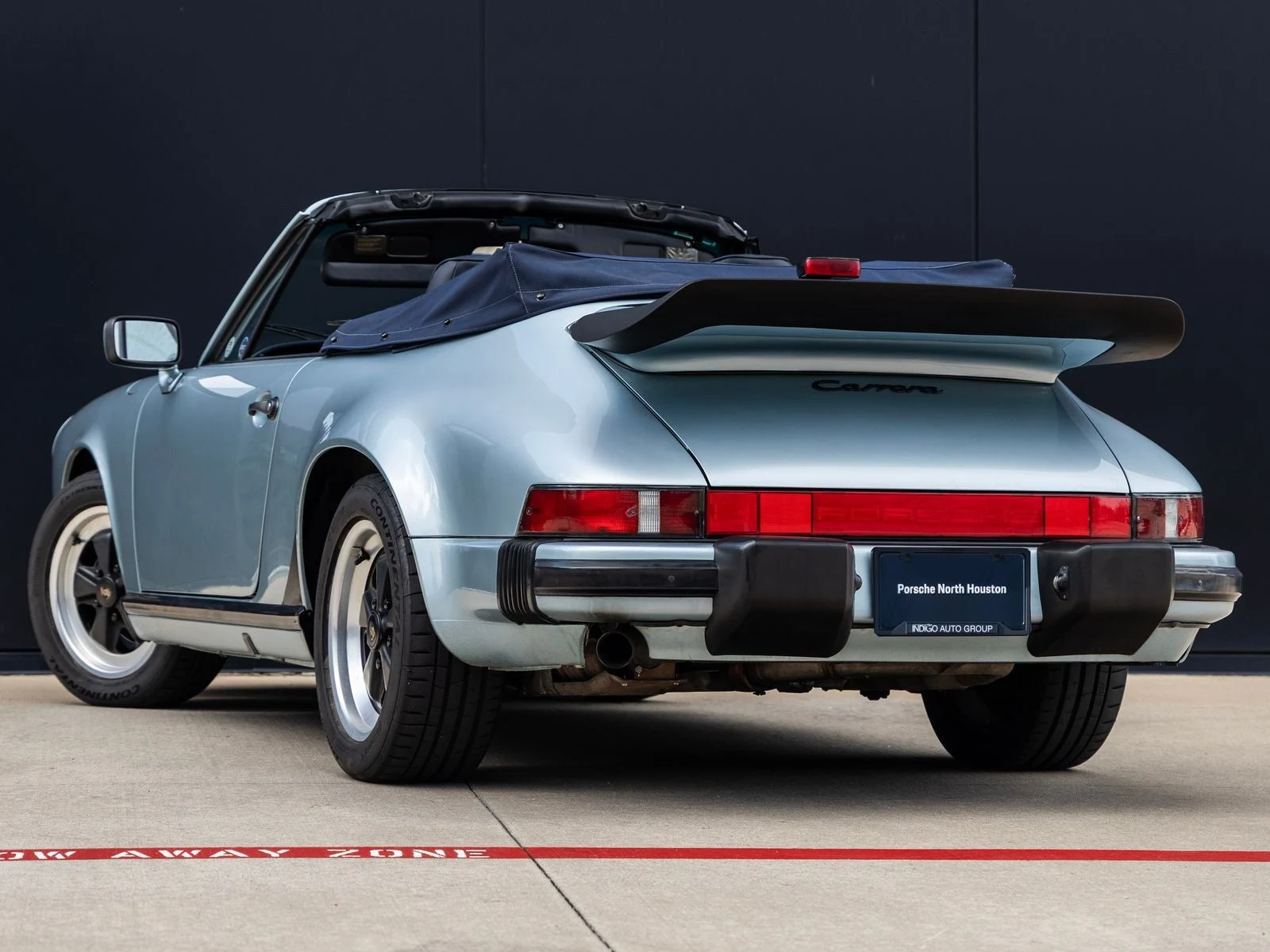 1988 Porsche 911 Carrera 3.2 Cabriolet, 3/20