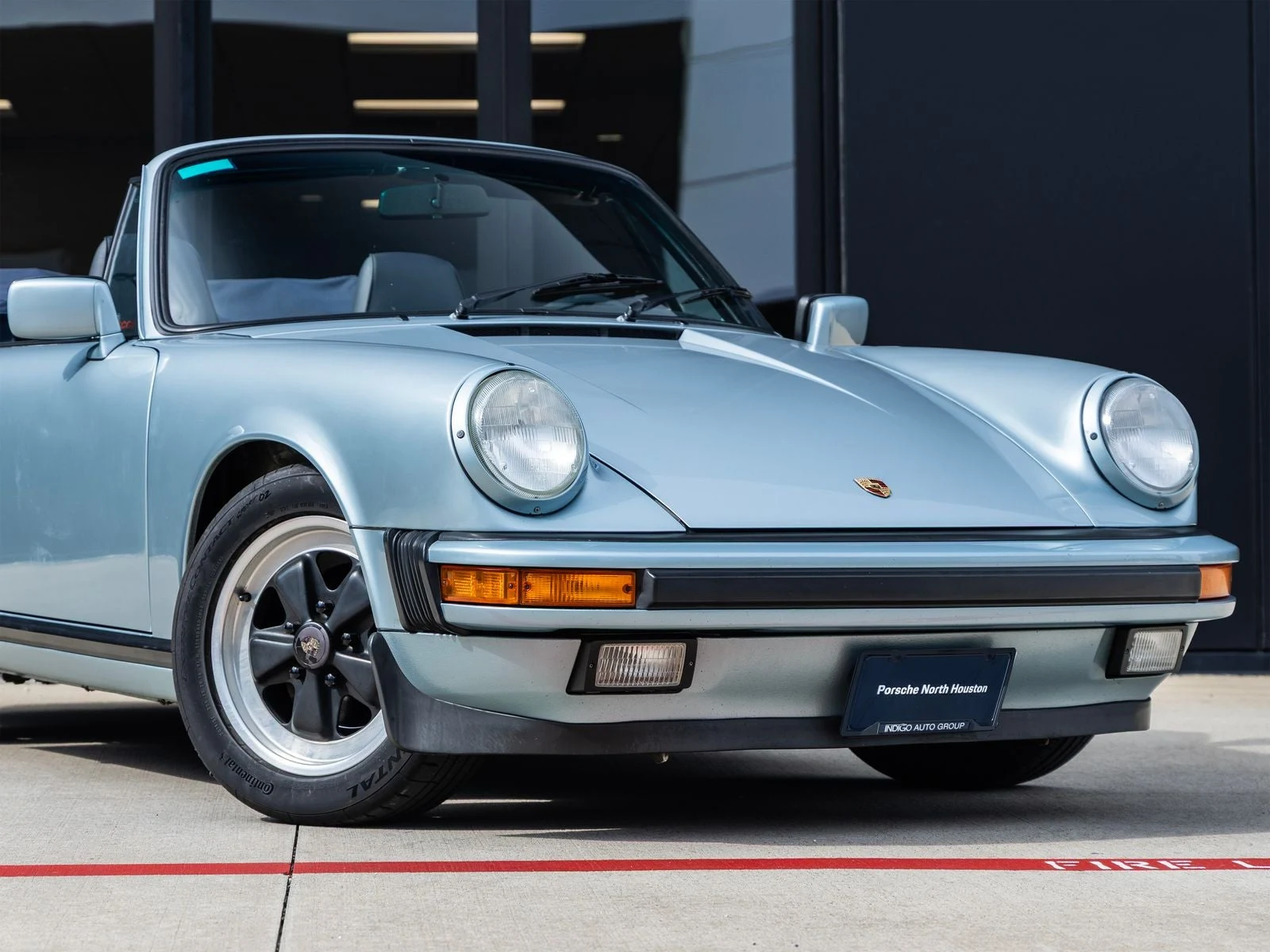 1988 Porsche 911 Carrera 3.2 Cabriolet, 10/20