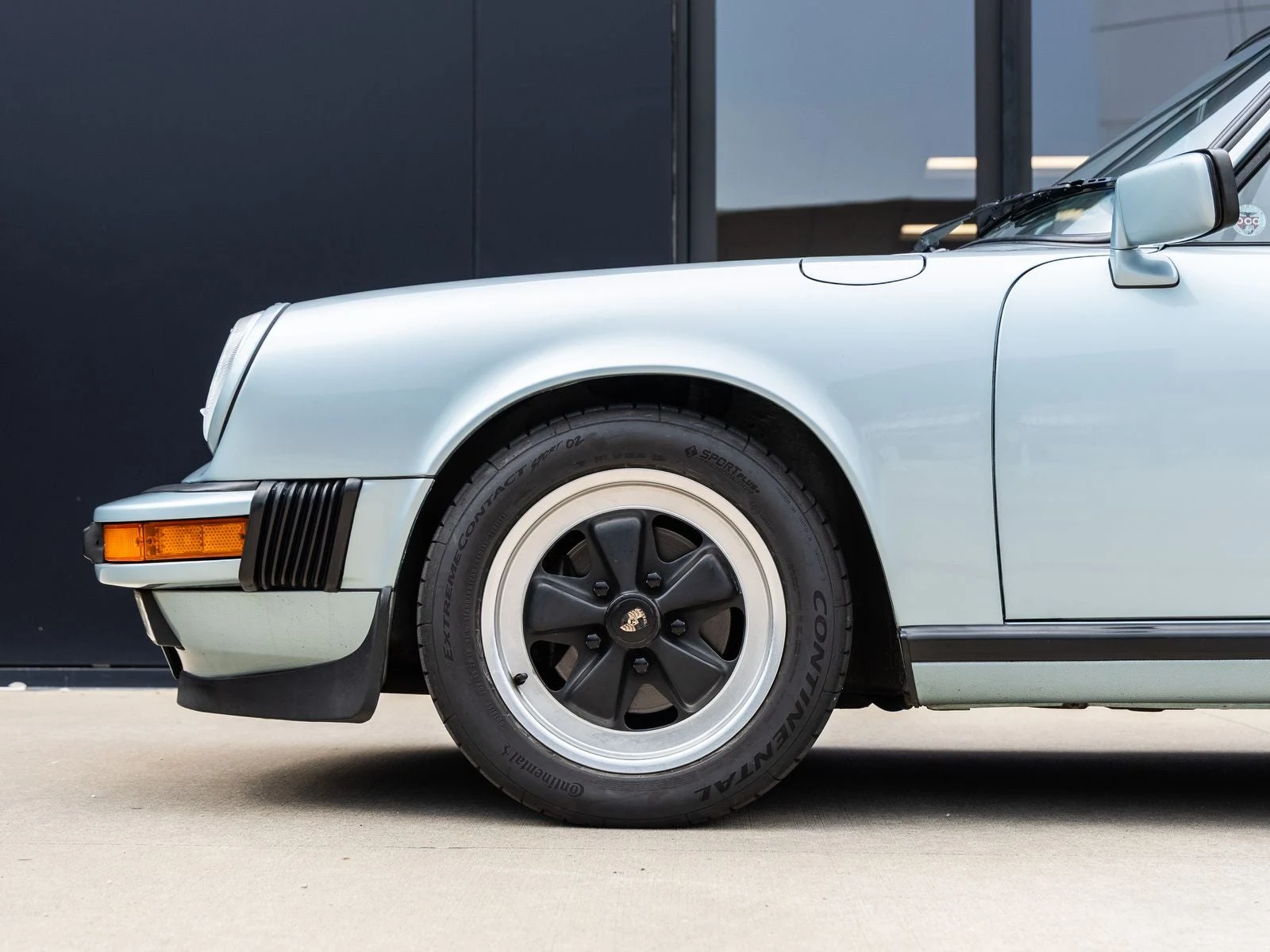 1988 Porsche 911 Carrera 3.2 Cabriolet, 15/20