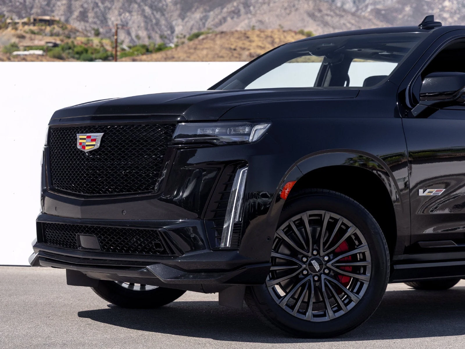 2023 Cadillac Escalade V-Series (5th Generation), 2/20