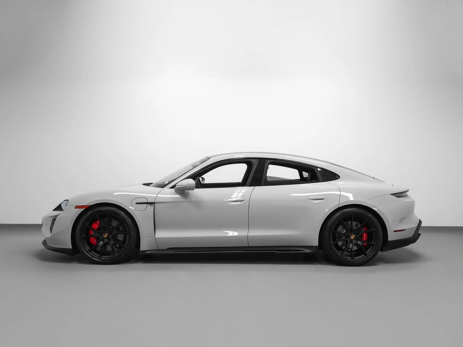 2024 Porsche Taycan GTS (Original Version), 2/20