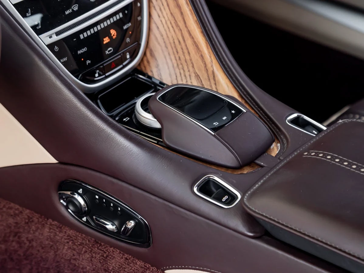 2019 Aston Martin DB11 Volante, 19/20