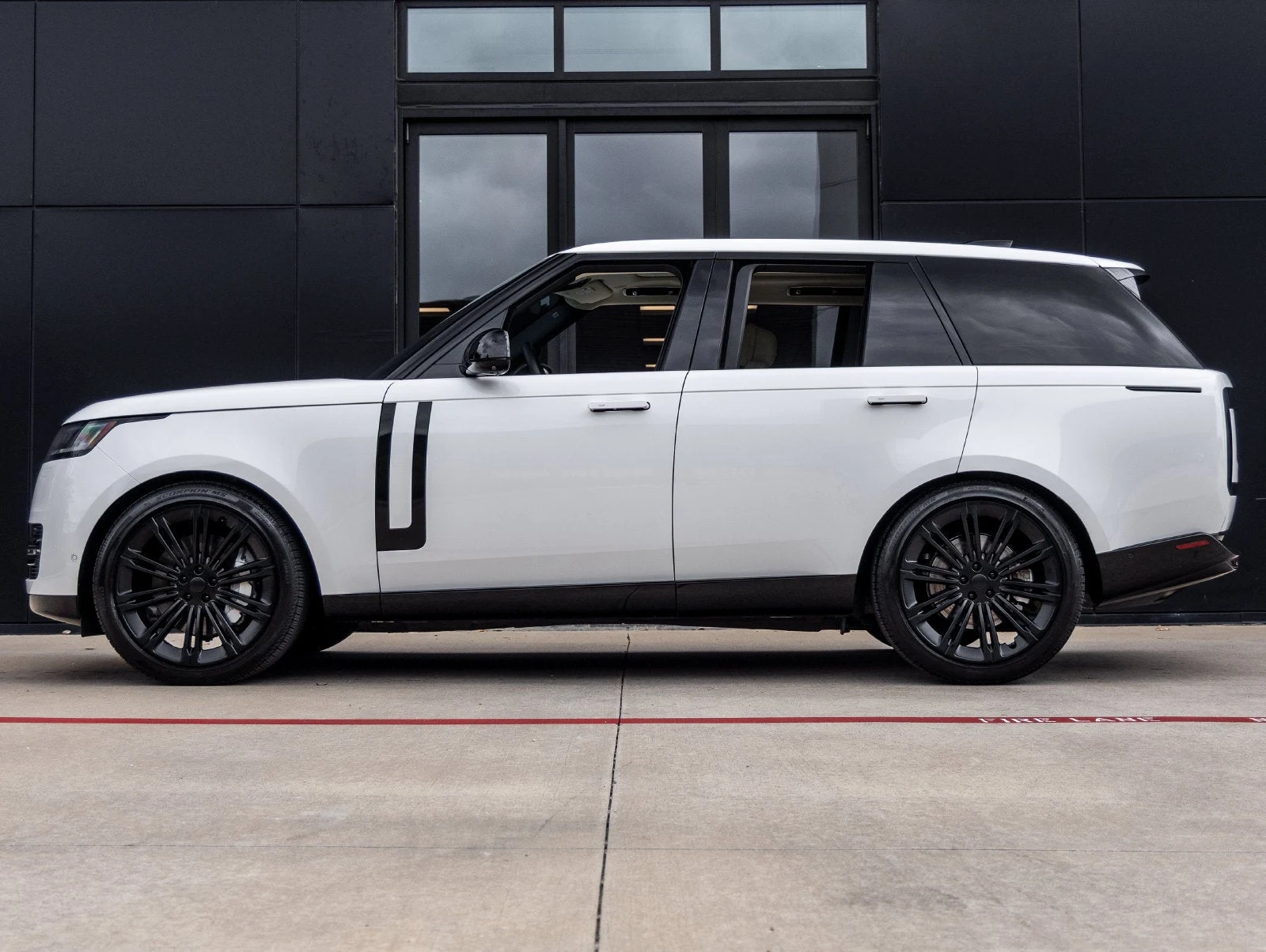 2025 Land Rover Range Rover SE (L460), 9/20