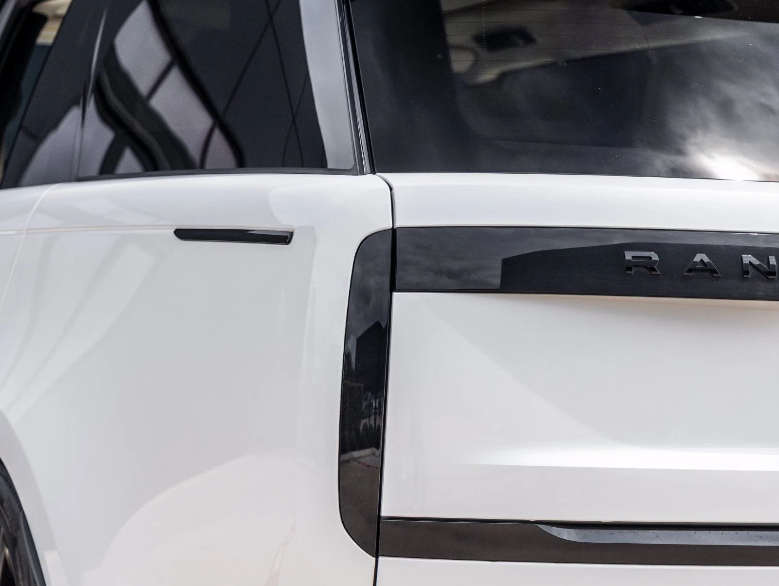2025 Land Rover Range Rover SE (L460), 12/20