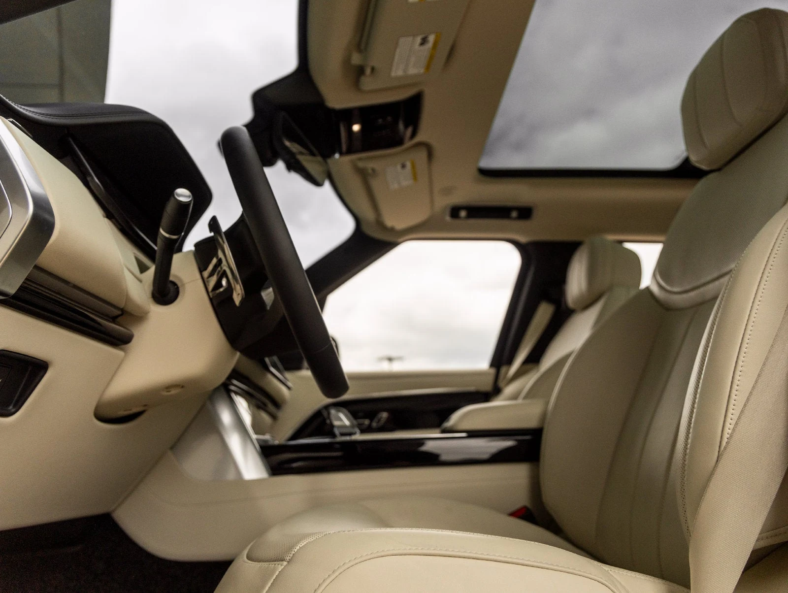 2025 Land Rover Range Rover SE (L460), 20/20