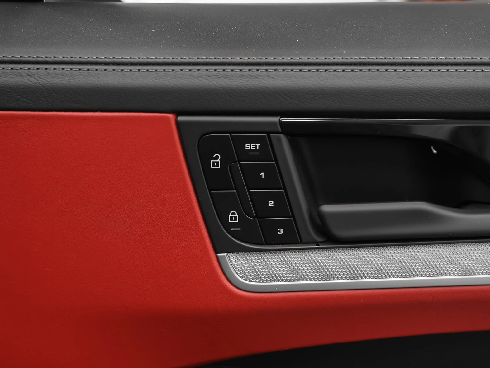 2025 Porsche Cayenne S (3rd Generation), 19/20