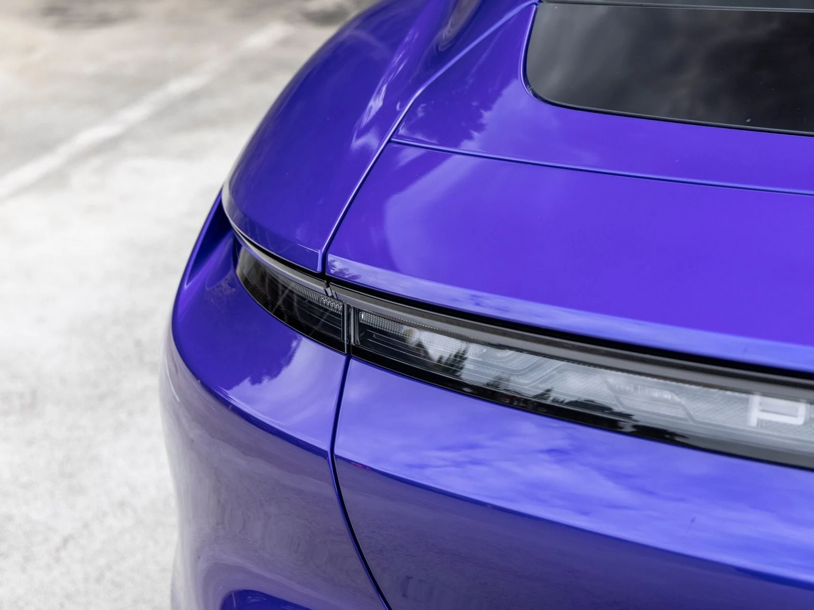 2025 Porsche Taycan 4 Sedan (2025 Update), 18/20