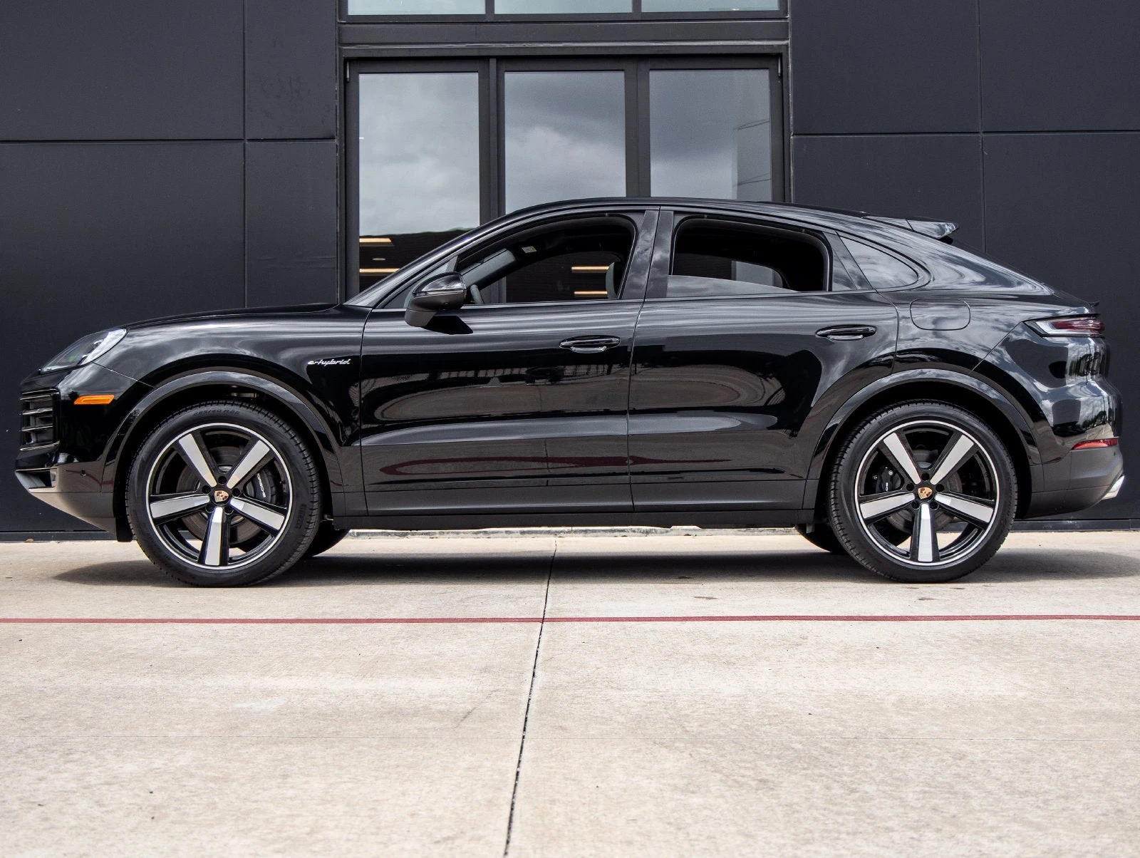2025 Porsche Cayenne E-Hybrid Coupé (3rd Generation), 2/20