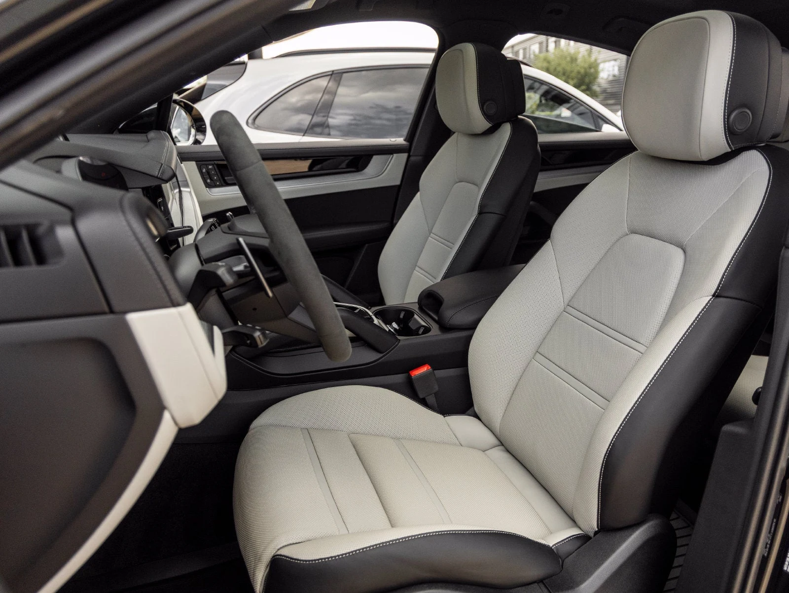 2025 Porsche Cayenne E-Hybrid Coupé (3rd Generation), 5/20